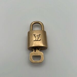 LOUIS VUITTON LOCK AND KEY - #304